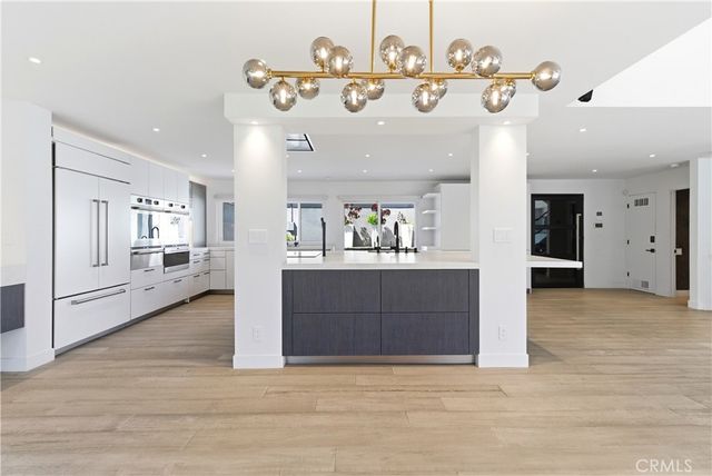4520 Park Cordero, Calabasas, CA 91302