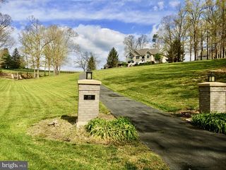 100 COTTAGE DR, Luray, VA 22835