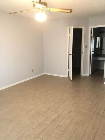 2120 El Paseo Street 808, Houston, TX 77054