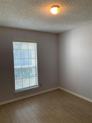 2120 El Paseo Street 808, Houston, TX 77054