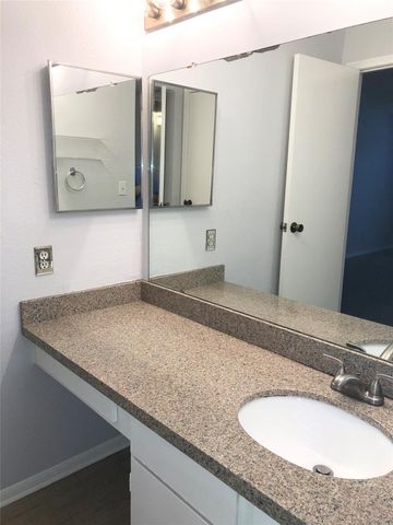 2120 El Paseo Street 808, Houston, TX 77054