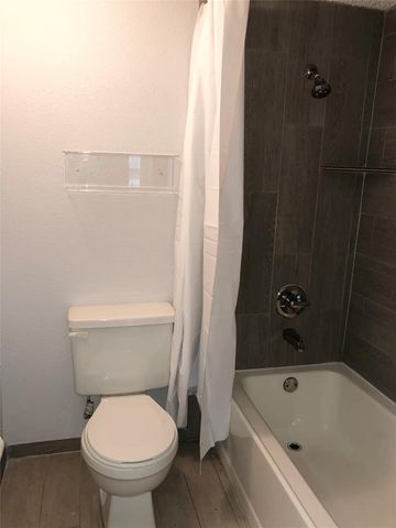 2120 El Paseo Street 808, Houston, TX 77054