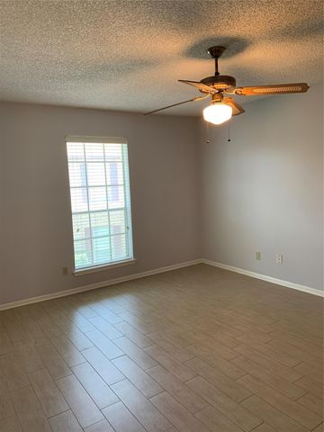 2120 El Paseo Street 808, Houston, TX 77054