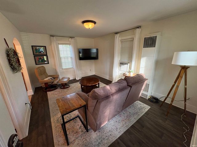 905 S 16th Street, Goshen, IN 46526