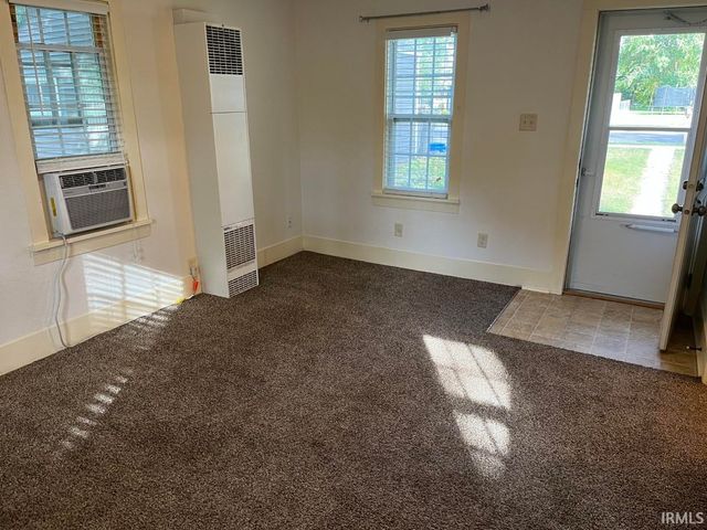 905 S 16th Street, Goshen, IN 46526