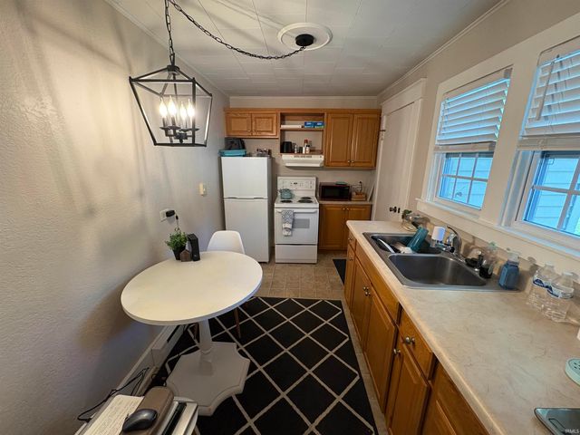 905 S 16th Street, Goshen, IN 46526