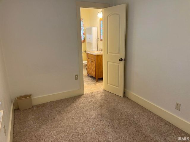 905 S 16th Street, Goshen, IN 46526