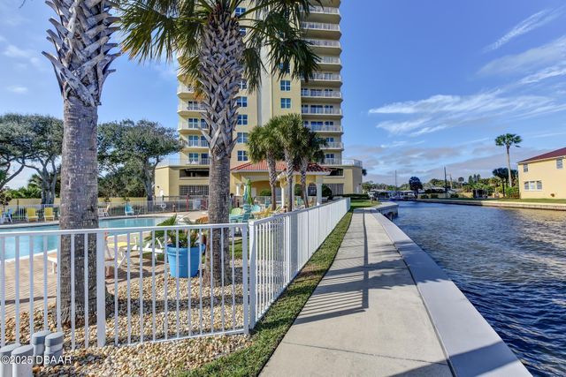 2801 S Ridgewood Ave Unit 806, South Daytona, FL 32119