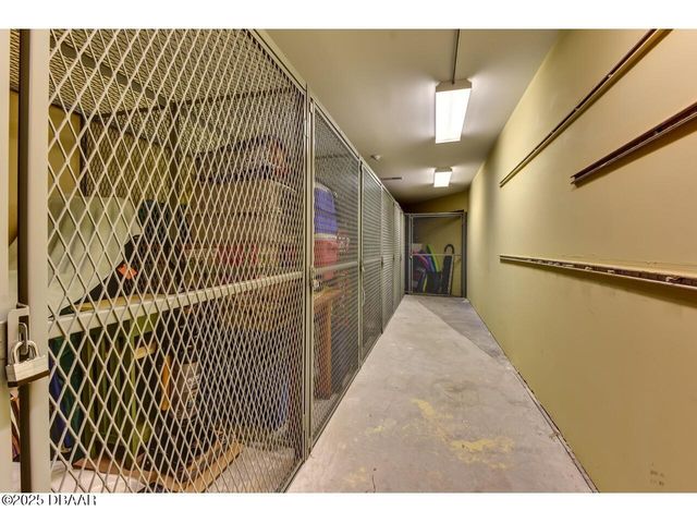 2801 S Ridgewood Ave Unit 806, South Daytona, FL 32119