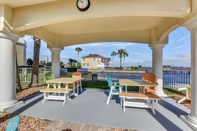 2801 S Ridgewood Ave Unit 806, South Daytona, FL 32119
