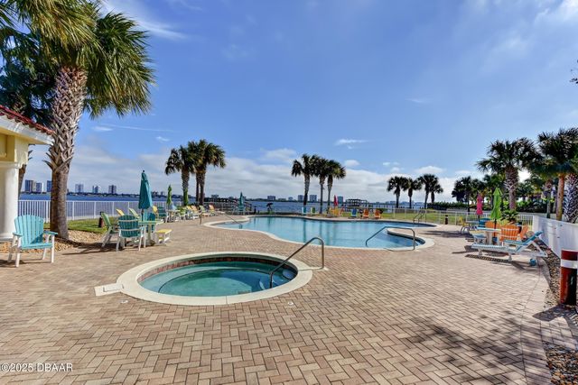 2801 S Ridgewood Ave Unit 806, South Daytona, FL 32119