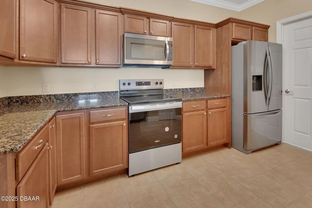 2801 S Ridgewood Ave Unit 806, South Daytona, FL 32119