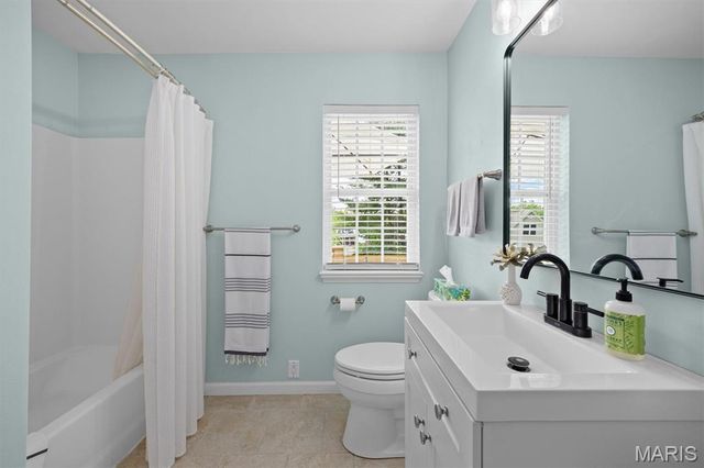 327 Glen Carbon Road, Glen Carbon, IL 62034
