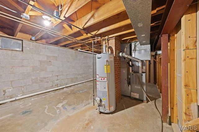 327 Glen Carbon Road, Glen Carbon, IL 62034