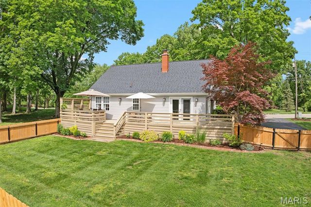 327 Glen Carbon Road, Glen Carbon, IL 62034