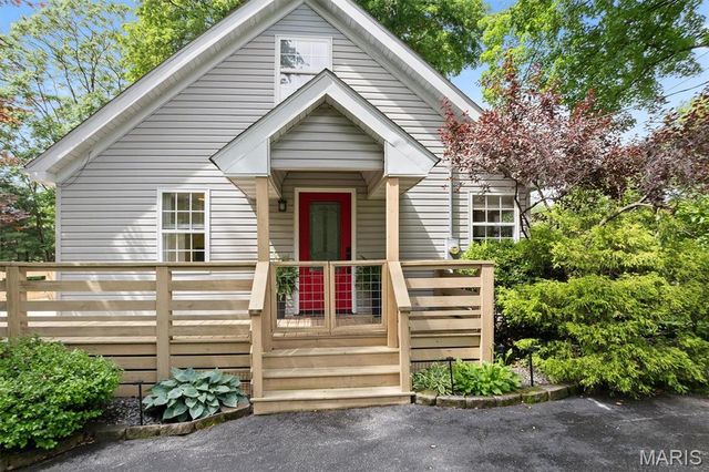 327 Glen Carbon Road, Glen Carbon, IL 62034