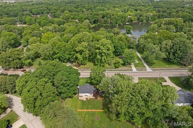 327 Glen Carbon Road, Glen Carbon, IL 62034