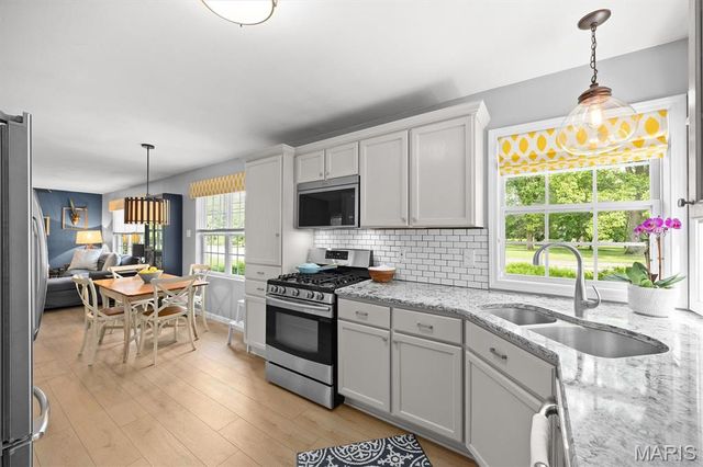 327 Glen Carbon Road, Glen Carbon, IL 62034
