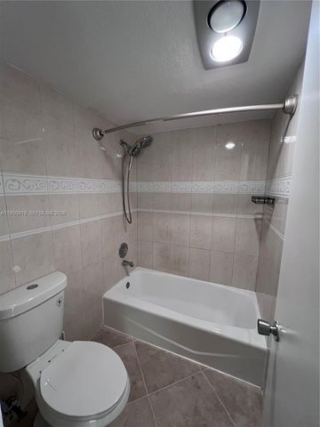 907 Cypress Ter 203, Pompano Beach, FL 33069