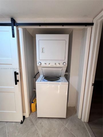 907 Cypress Ter 203, Pompano Beach, FL 33069