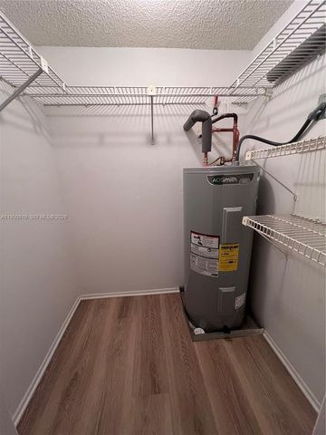 907 Cypress Ter 203, Pompano Beach, FL 33069