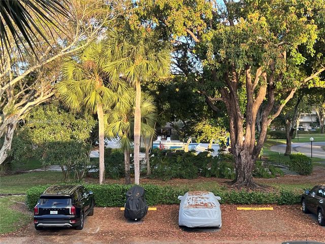 907 Cypress Ter 203, Pompano Beach, FL 33069