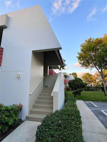 907 Cypress Ter 203, Pompano Beach, FL 33069