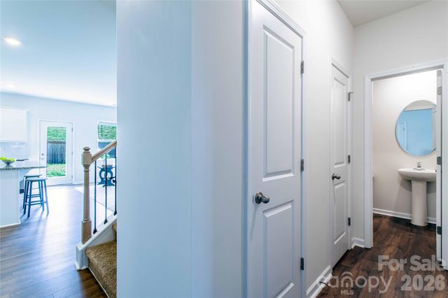 917 Newport Court, Asheville, NC 28806