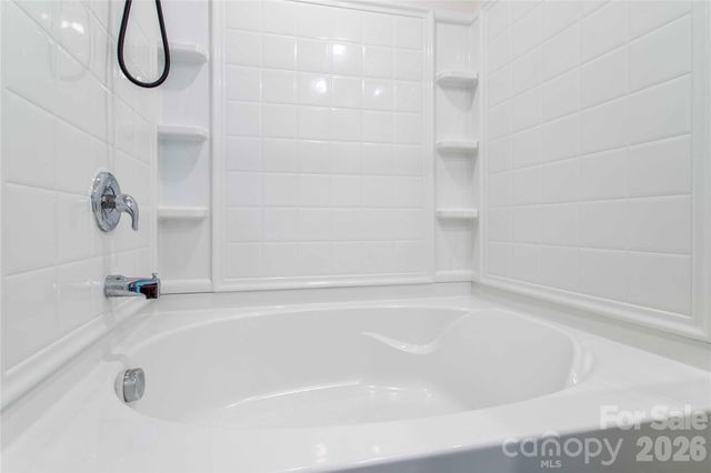 917 Newport Court, Asheville, NC 28806