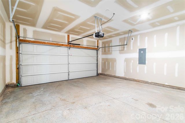 917 Newport Court, Asheville, NC 28806