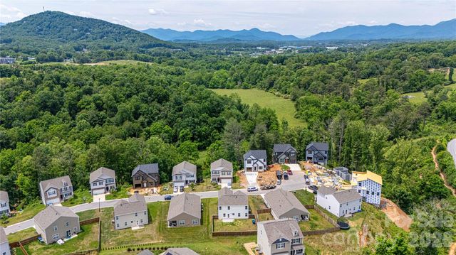 917 Newport Court, Asheville, NC 28806