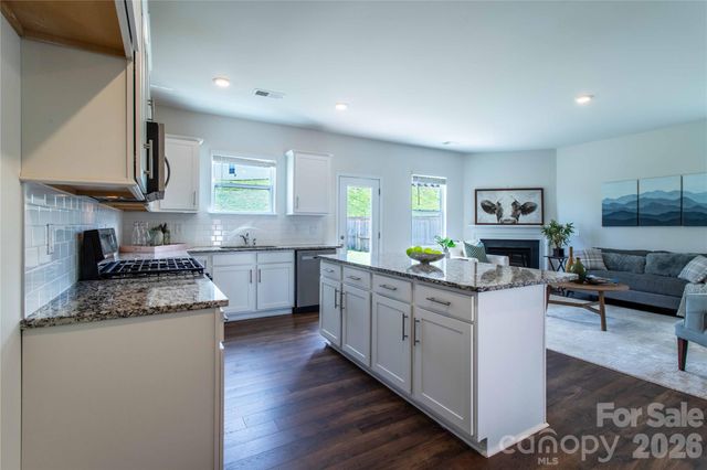 917 Newport Court, Asheville, NC 28806