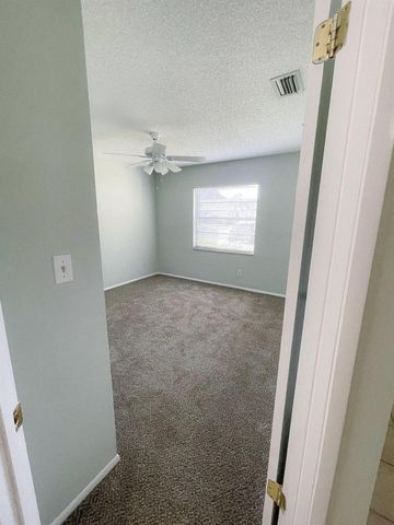 6010 Indrio Road 3, Fort Pierce, FL 34951