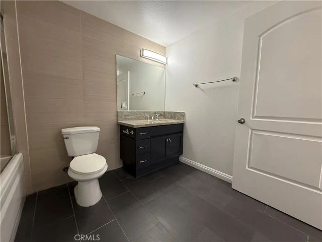 332 S Virgil 201, Los Angeles, CA 90020