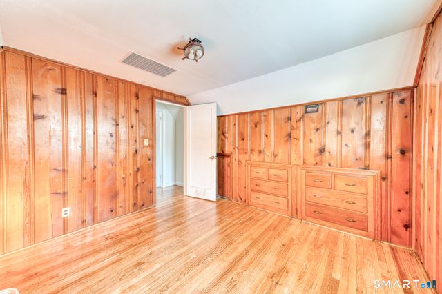 523 Adams Street, Manchester, CT 06040