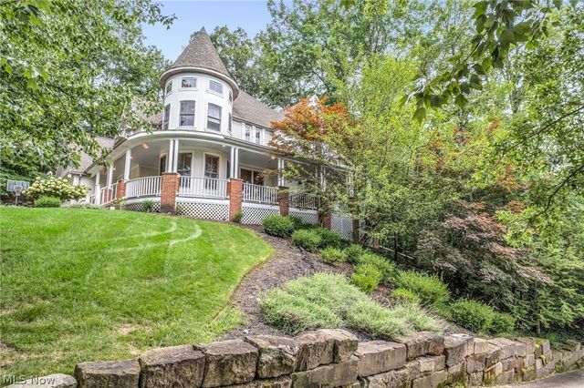 8851 Spring Valley Drive, Broadview Heights, OH 44147