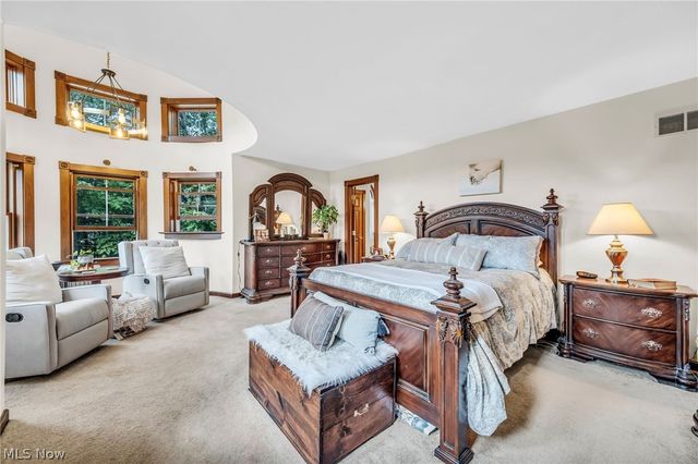 8851 Spring Valley Drive, Broadview Heights, OH 44147