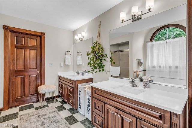 8851 Spring Valley Drive, Broadview Heights, OH 44147