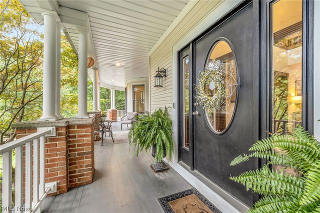 8851 Spring Valley Drive, Broadview Heights, OH 44147