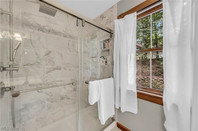 8851 Spring Valley Drive, Broadview Heights, OH 44147