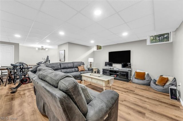 8851 Spring Valley Drive, Broadview Heights, OH 44147