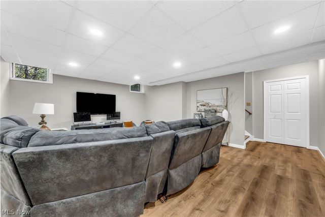8851 Spring Valley Drive, Broadview Heights, OH 44147
