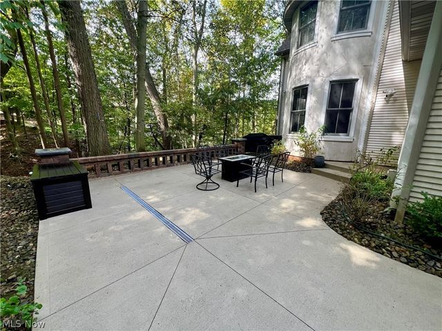 8851 Spring Valley Drive, Broadview Heights, OH 44147