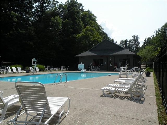 8851 Spring Valley Drive, Broadview Heights, OH 44147