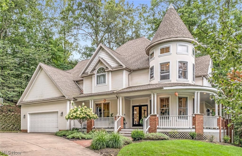8851 Spring Valley Drive, Broadview Heights, OH 44147