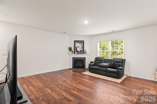7128 Bandera Drive, Charlotte, NC 28214