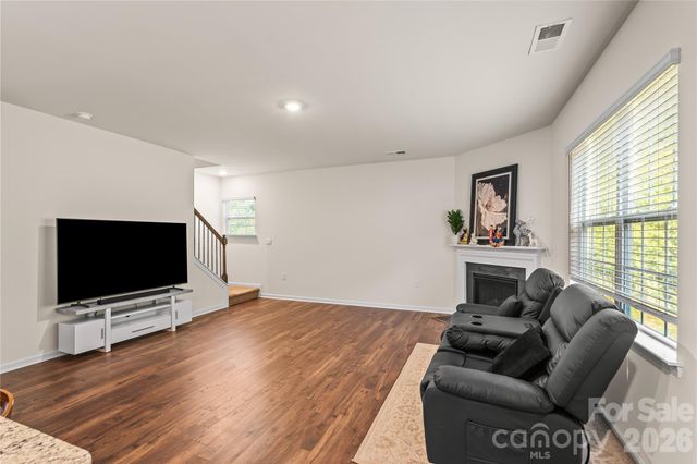 7128 Bandera Drive, Charlotte, NC 28214