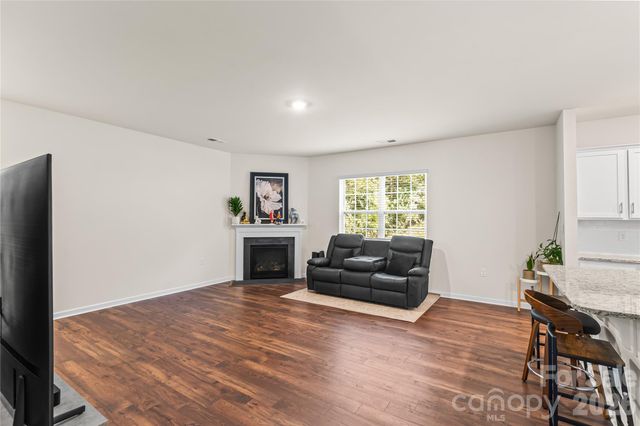 7128 Bandera Drive, Charlotte, NC 28214