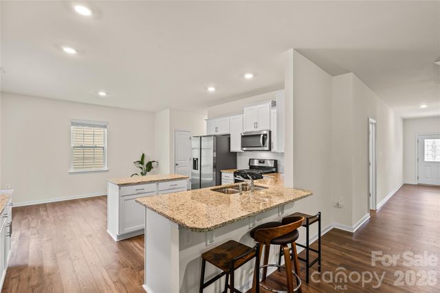 7128 Bandera Drive, Charlotte, NC 28214