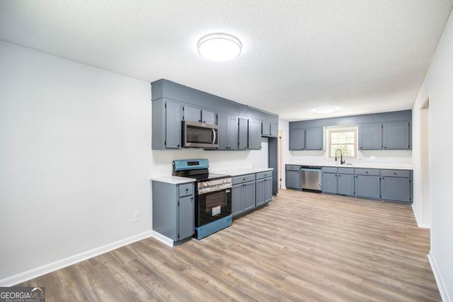 303 Woodhaven Road, Centerville, GA 31028
